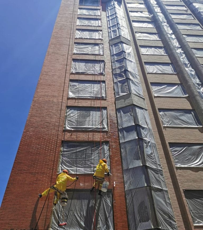 Servicio de limpieza en espacios de construcción en Bogotá